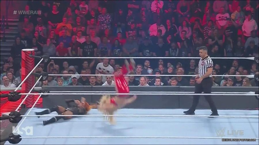 WWE_Monday_Night_Raw_2022_06_06_720p_HDTV_x264-NWCHD_mp4_001731463.jpg