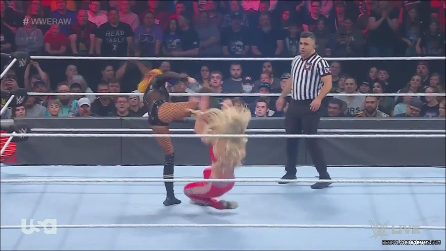 WWE_Monday_Night_Raw_2022_06_06_720p_HDTV_x264-NWCHD_mp4_001734666.jpg