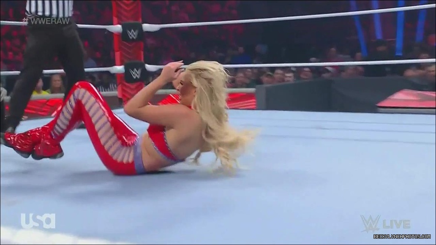 WWE_Monday_Night_Raw_2022_06_06_720p_HDTV_x264-NWCHD_mp4_001735467.jpg