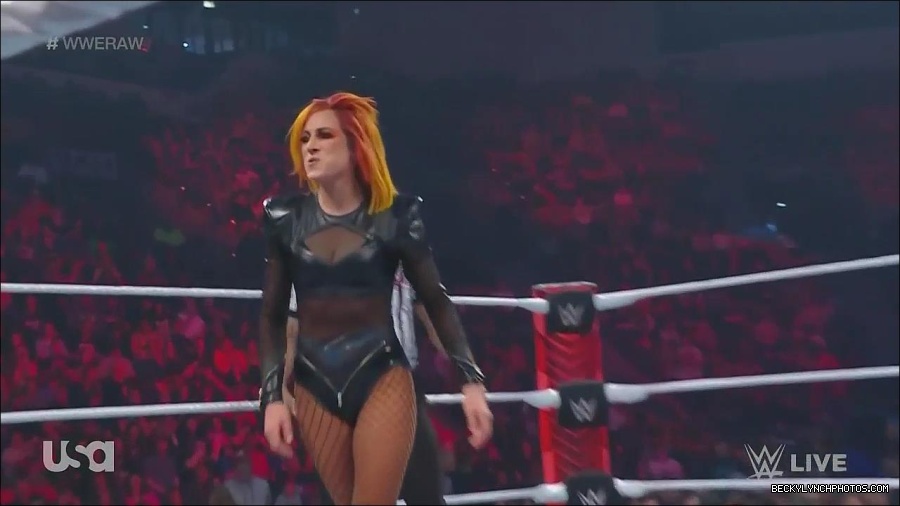 WWE_Monday_Night_Raw_2022_06_06_720p_HDTV_x264-NWCHD_mp4_001737869.jpg