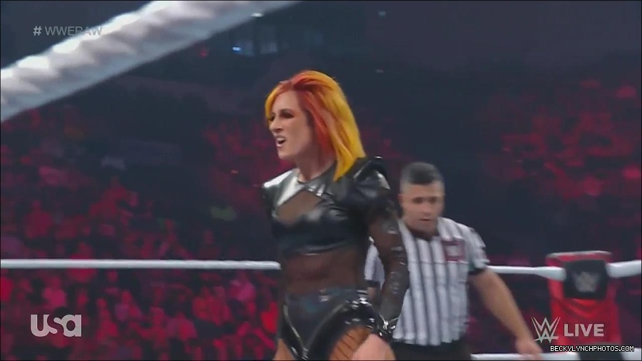 WWE_Monday_Night_Raw_2022_06_06_720p_HDTV_x264-NWCHD_mp4_001738270.jpg