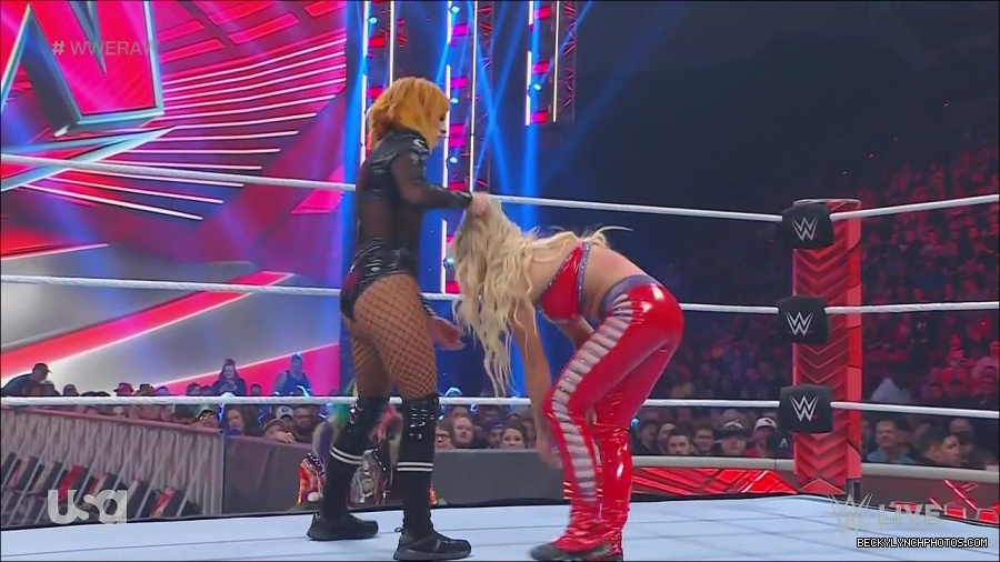 WWE_Monday_Night_Raw_2022_06_06_720p_HDTV_x264-NWCHD_mp4_001743475.jpg
