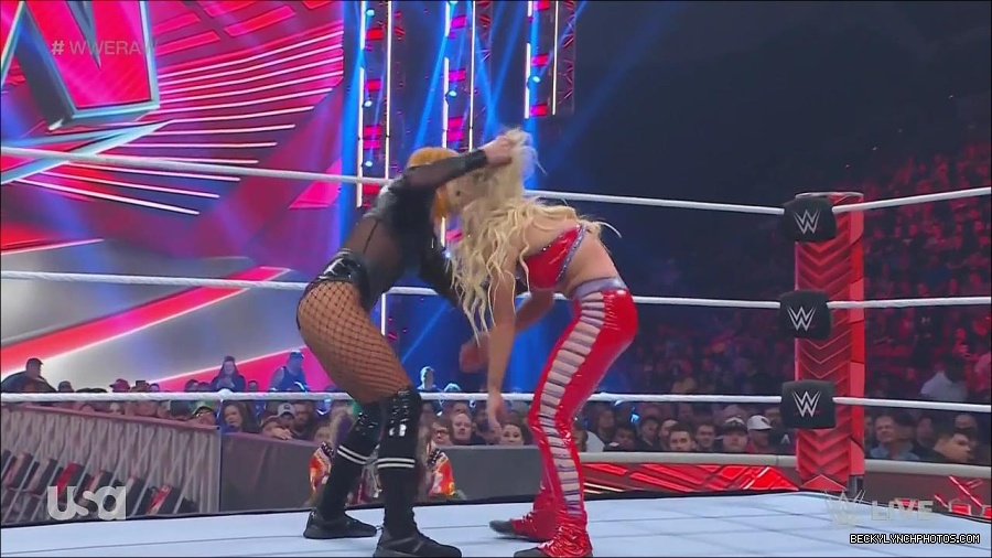 WWE_Monday_Night_Raw_2022_06_06_720p_HDTV_x264-NWCHD_mp4_001743875.jpg