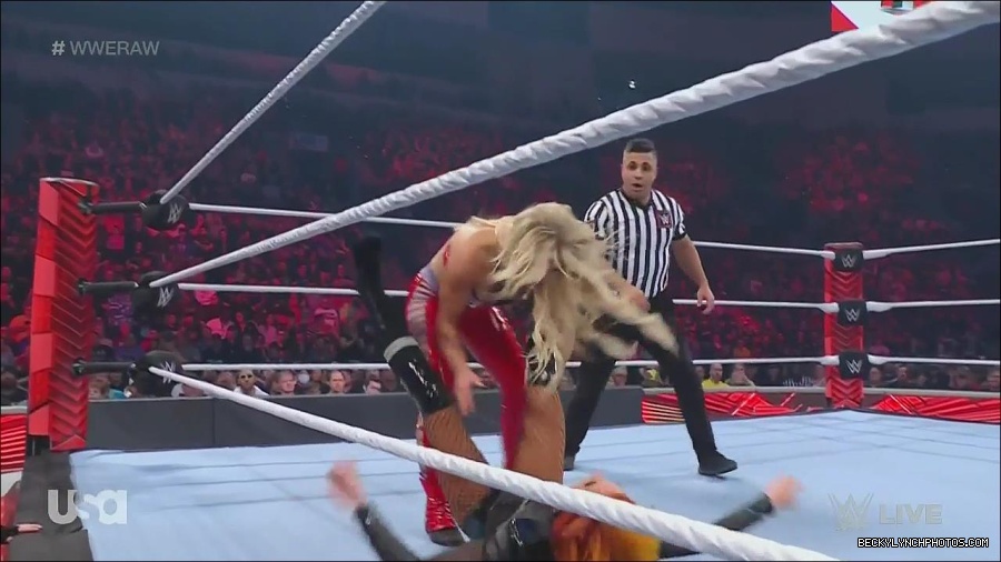 WWE_Monday_Night_Raw_2022_06_06_720p_HDTV_x264-NWCHD_mp4_001745877.jpg