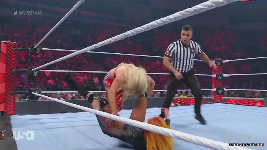 WWE_Monday_Night_Raw_2022_06_06_720p_HDTV_x264-NWCHD_mp4_001746278.jpg