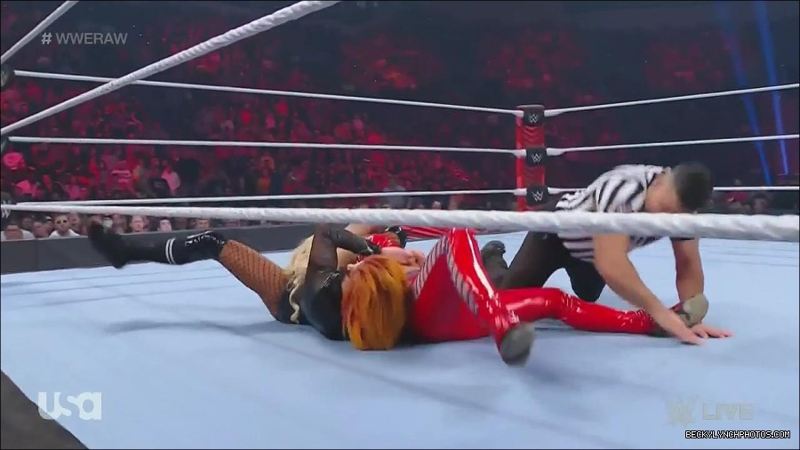 WWE_Monday_Night_Raw_2022_06_06_720p_HDTV_x264-NWCHD_mp4_001747479.jpg