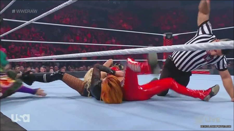 WWE_Monday_Night_Raw_2022_06_06_720p_HDTV_x264-NWCHD_mp4_001747879.jpg