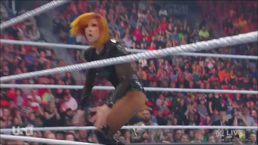 WWE_Monday_Night_Raw_2022_06_06_720p_HDTV_x264-NWCHD_mp4_001754686.jpg