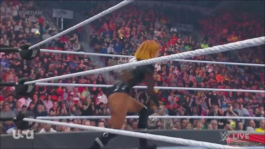 WWE_Monday_Night_Raw_2022_06_06_720p_HDTV_x264-NWCHD_mp4_001755487.jpg