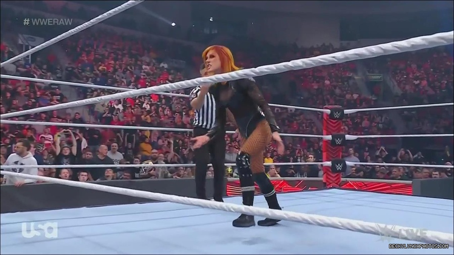 WWE_Monday_Night_Raw_2022_06_06_720p_HDTV_x264-NWCHD_mp4_001764296.jpg