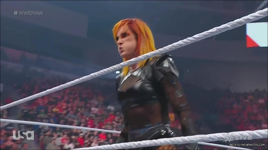 WWE_Monday_Night_Raw_2022_06_06_720p_HDTV_x264-NWCHD_mp4_001768700.jpg