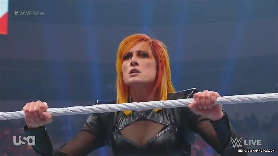 WWE_Monday_Night_Raw_2022_06_06_720p_HDTV_x264-NWCHD_mp4_001777109.jpg