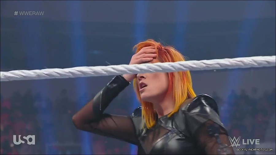 WWE_Monday_Night_Raw_2022_06_06_720p_HDTV_x264-NWCHD_mp4_001778710.jpg