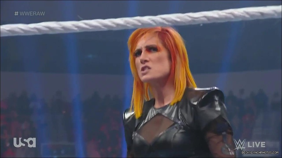 WWE_Monday_Night_Raw_2022_06_06_720p_HDTV_x264-NWCHD_mp4_001779511.jpg