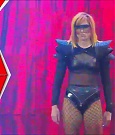 WWE_Monday_Night_Raw_2022_06_06_720p_HDTV_x264-NWCHD_mp4_001391957.jpg