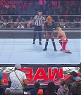 WWE_Monday_Night_Raw_2022_06_06_720p_HDTV_x264-NWCHD_mp4_001544076.jpg