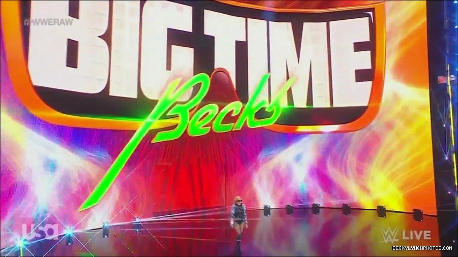 WWE_Monday_Night_Raw_2022_06_13_720p_HDTV_x264-NWCHD_mp4_001982182.jpg
