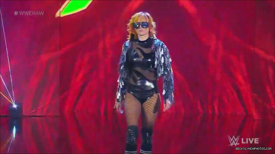 WWE_Monday_Night_Raw_2022_06_13_720p_HDTV_x264-NWCHD_mp4_001986186.jpg
