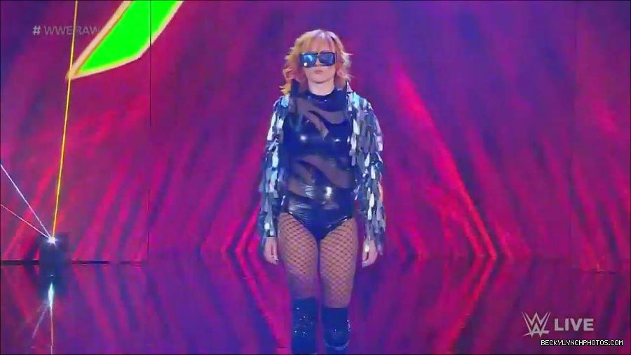 WWE_Monday_Night_Raw_2022_06_13_720p_HDTV_x264-NWCHD_mp4_001986586.jpg