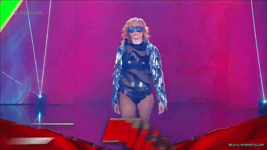 WWE_Monday_Night_Raw_2022_06_13_720p_HDTV_x264-NWCHD_mp4_001987787.jpg
