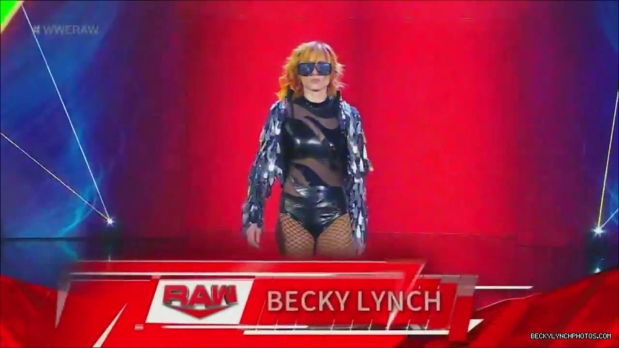 WWE_Monday_Night_Raw_2022_06_13_720p_HDTV_x264-NWCHD_mp4_001988188.jpg