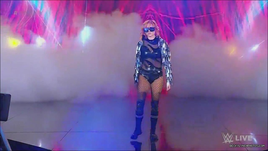 WWE_Monday_Night_Raw_2022_06_13_720p_HDTV_x264-NWCHD_mp4_001994594.jpg