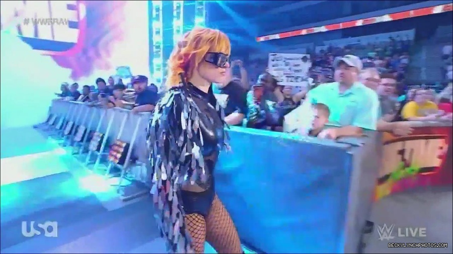WWE_Monday_Night_Raw_2022_06_13_720p_HDTV_x264-NWCHD_mp4_002005805.jpg