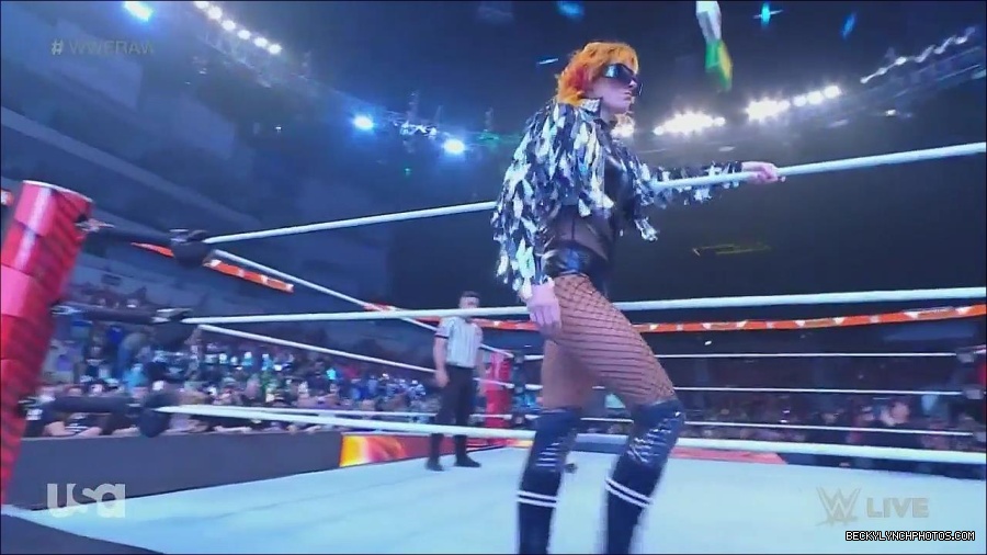 WWE_Monday_Night_Raw_2022_06_13_720p_HDTV_x264-NWCHD_mp4_002013813.jpg