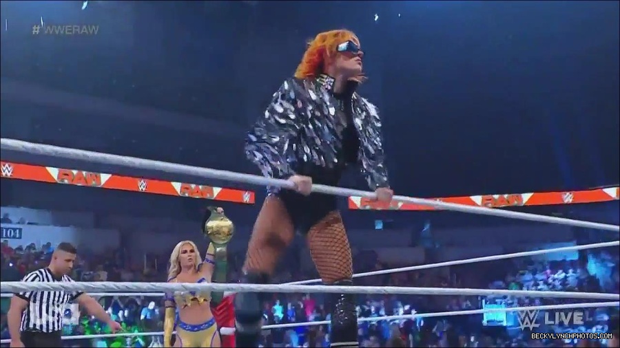 WWE_Monday_Night_Raw_2022_06_13_720p_HDTV_x264-NWCHD_mp4_002023823.jpg