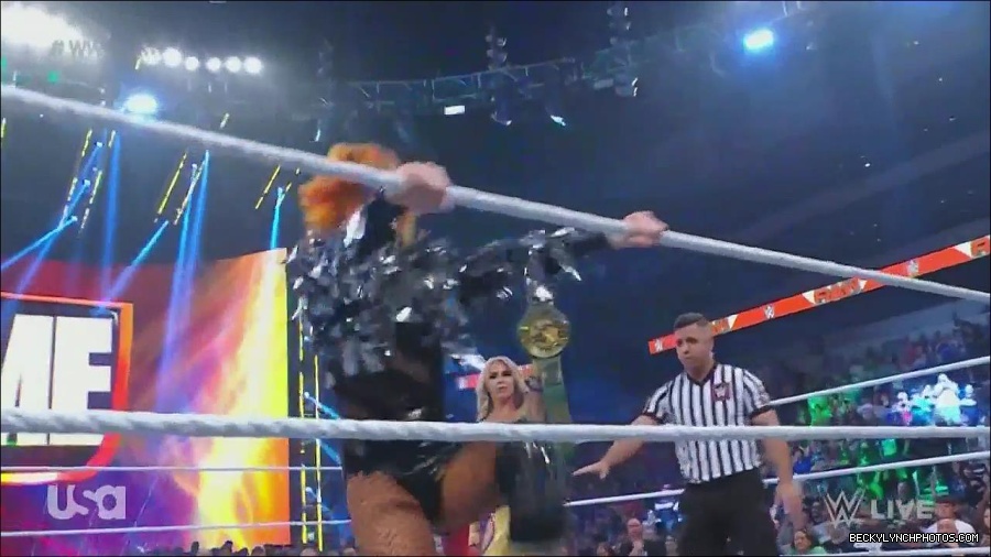 WWE_Monday_Night_Raw_2022_06_13_720p_HDTV_x264-NWCHD_mp4_002026626.jpg