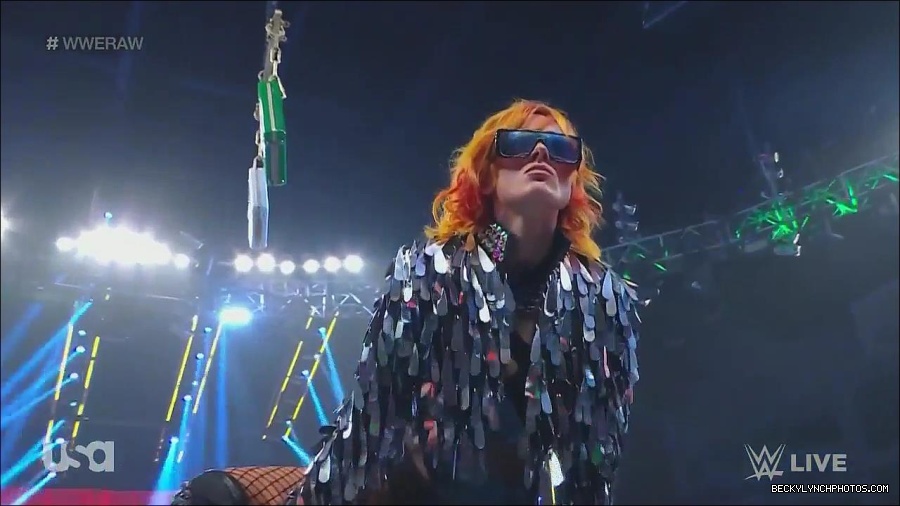 WWE_Monday_Night_Raw_2022_06_13_720p_HDTV_x264-NWCHD_mp4_002029429.jpg
