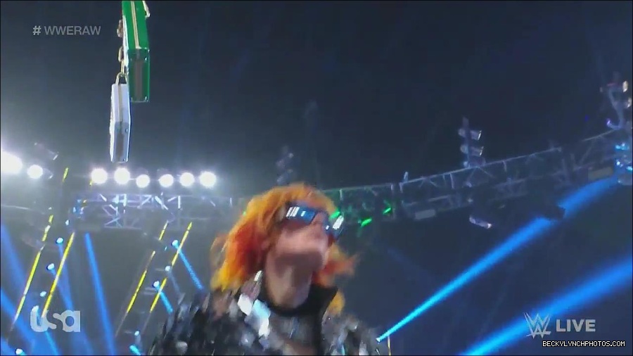 WWE_Monday_Night_Raw_2022_06_13_720p_HDTV_x264-NWCHD_mp4_002031031.jpg