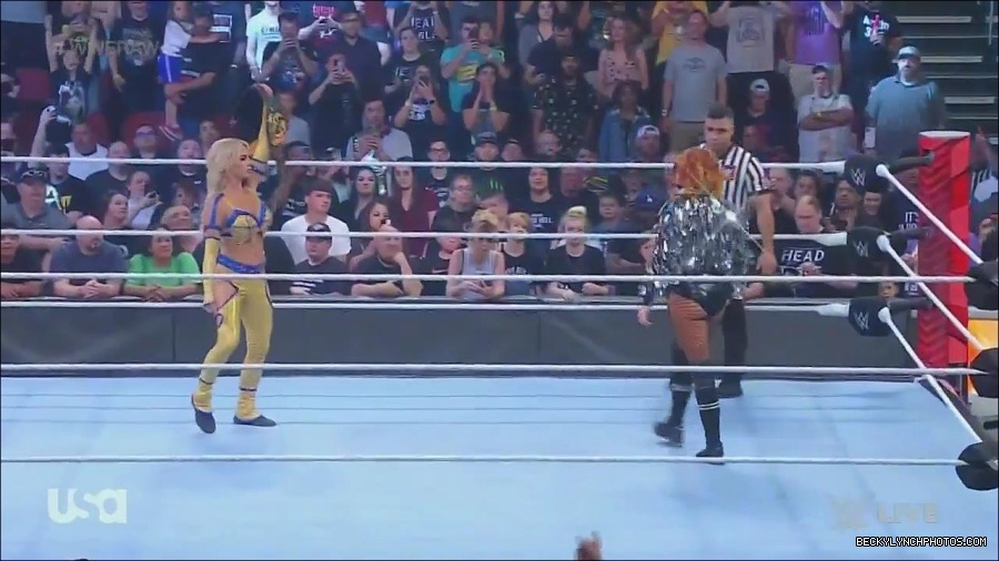 WWE_Monday_Night_Raw_2022_06_13_720p_HDTV_x264-NWCHD_mp4_002032232.jpg