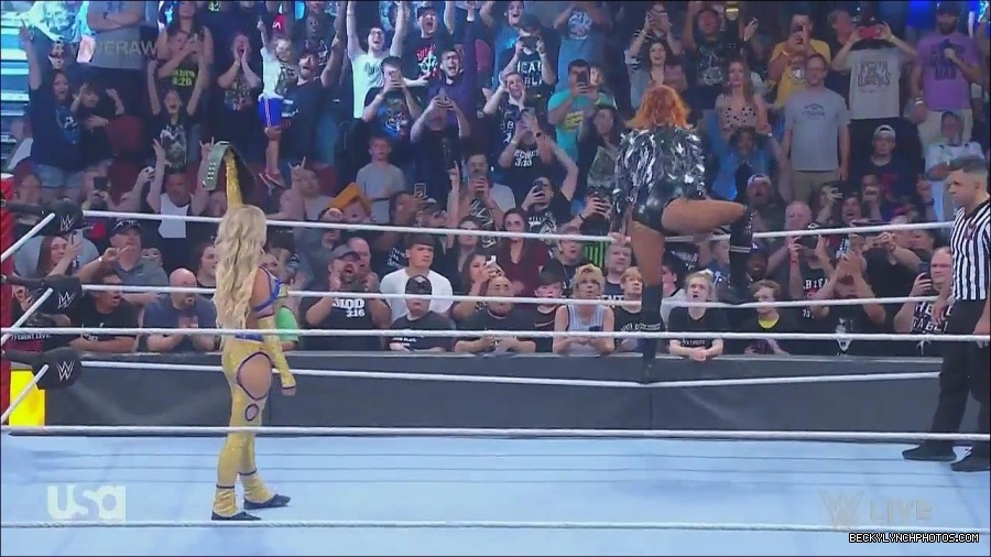 WWE_Monday_Night_Raw_2022_06_13_720p_HDTV_x264-NWCHD_mp4_002034634.jpg