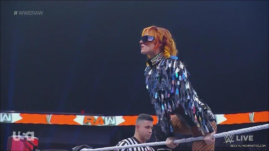 WWE_Monday_Night_Raw_2022_06_13_720p_HDTV_x264-NWCHD_mp4_002035835.jpg