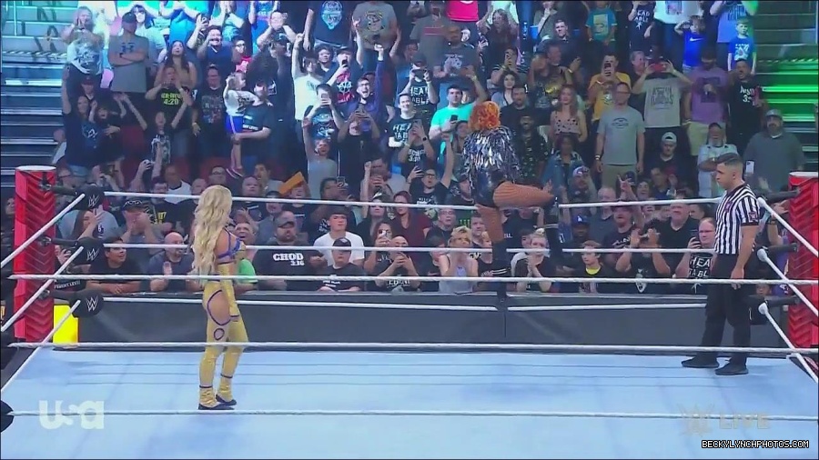WWE_Monday_Night_Raw_2022_06_13_720p_HDTV_x264-NWCHD_mp4_002038238.jpg