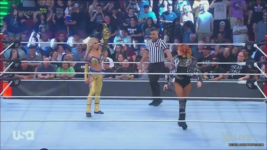 WWE_Monday_Night_Raw_2022_06_13_720p_HDTV_x264-NWCHD_mp4_002041041.jpg
