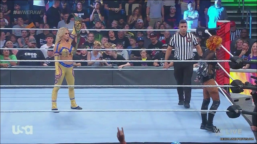 WWE_Monday_Night_Raw_2022_06_13_720p_HDTV_x264-NWCHD_mp4_002048648.jpg