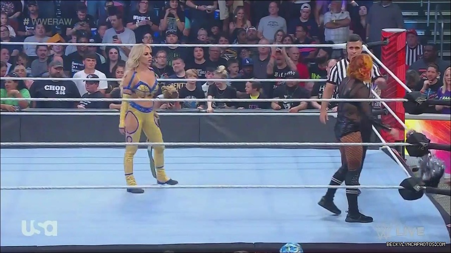 WWE_Monday_Night_Raw_2022_06_13_720p_HDTV_x264-NWCHD_mp4_002054254.jpg