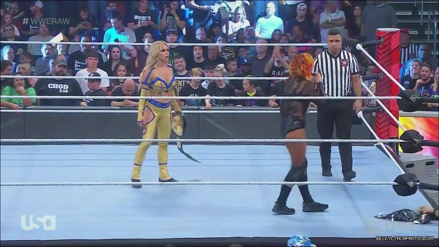 WWE_Monday_Night_Raw_2022_06_13_720p_HDTV_x264-NWCHD_mp4_002055055.jpg