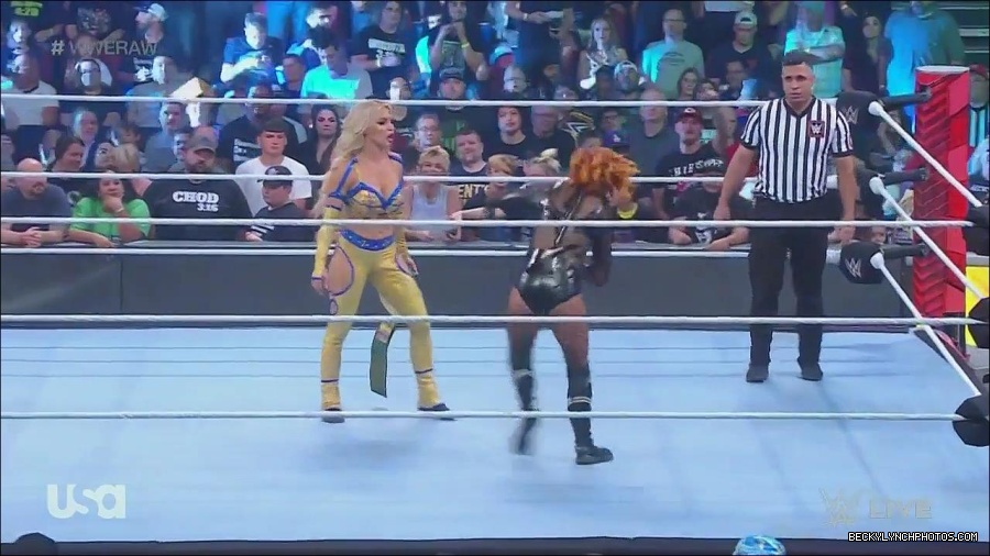WWE_Monday_Night_Raw_2022_06_13_720p_HDTV_x264-NWCHD_mp4_002055855.jpg