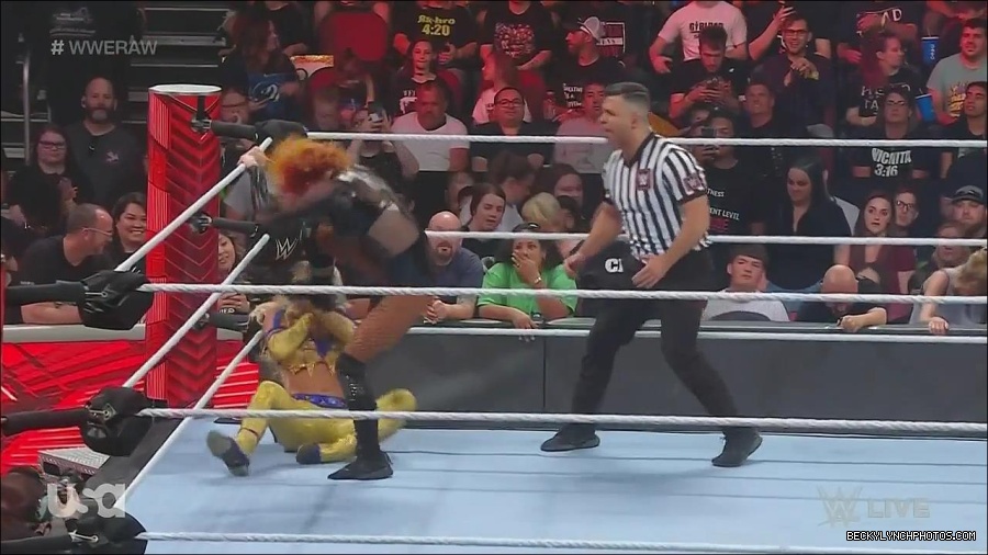 WWE_Monday_Night_Raw_2022_06_13_720p_HDTV_x264-NWCHD_mp4_002067067.jpg