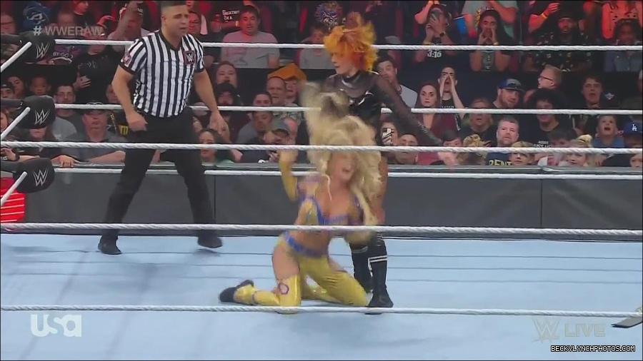 WWE_Monday_Night_Raw_2022_06_13_720p_HDTV_x264-NWCHD_mp4_002079079.jpg