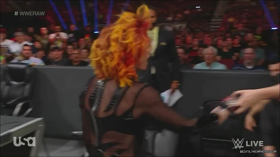 WWE_Monday_Night_Raw_2022_06_13_720p_HDTV_x264-NWCHD_mp4_002112912.jpg