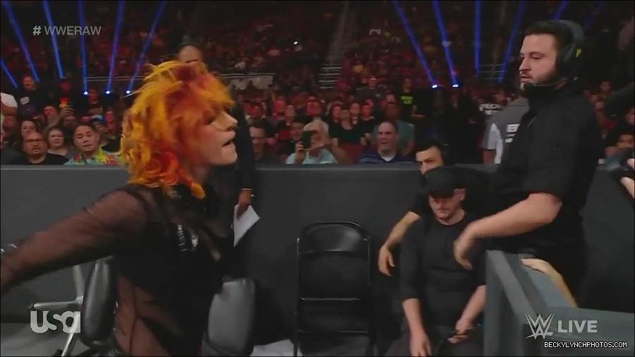 WWE_Monday_Night_Raw_2022_06_13_720p_HDTV_x264-NWCHD_mp4_002113313.jpg