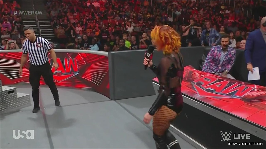 WWE_Monday_Night_Raw_2022_06_13_720p_HDTV_x264-NWCHD_mp4_002116916.jpg