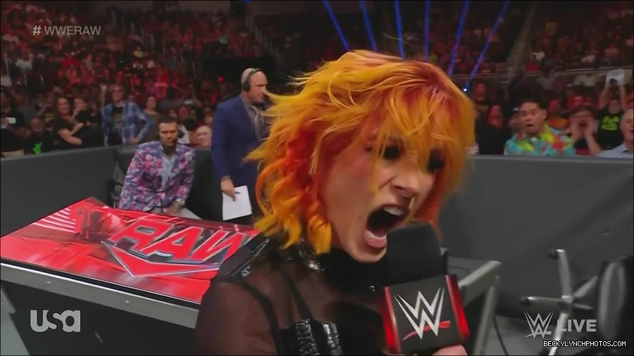 WWE_Monday_Night_Raw_2022_06_13_720p_HDTV_x264-NWCHD_mp4_002120120.jpg