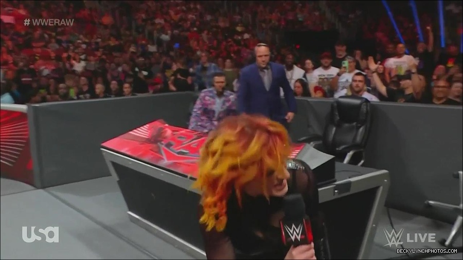 WWE_Monday_Night_Raw_2022_06_13_720p_HDTV_x264-NWCHD_mp4_002123323.jpg