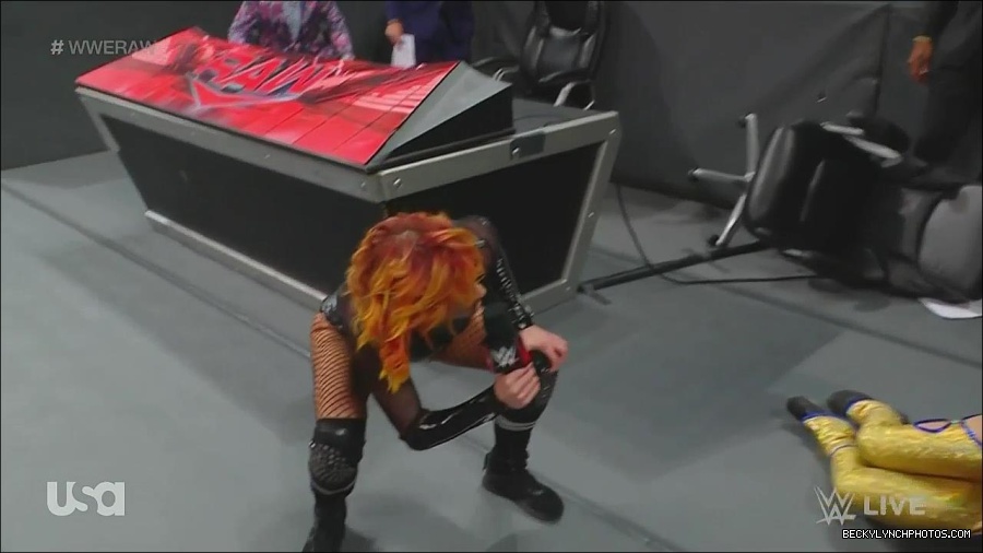 WWE_Monday_Night_Raw_2022_06_13_720p_HDTV_x264-NWCHD_mp4_002124924.jpg