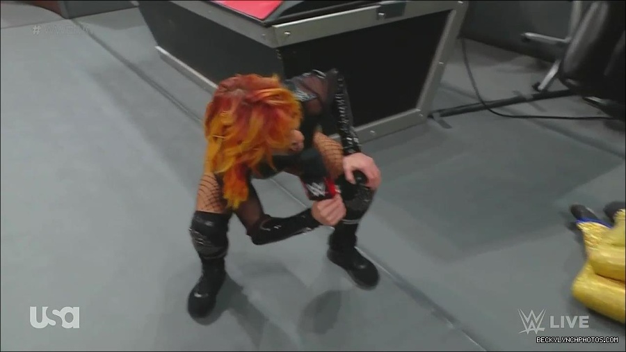 WWE_Monday_Night_Raw_2022_06_13_720p_HDTV_x264-NWCHD_mp4_002126126.jpg